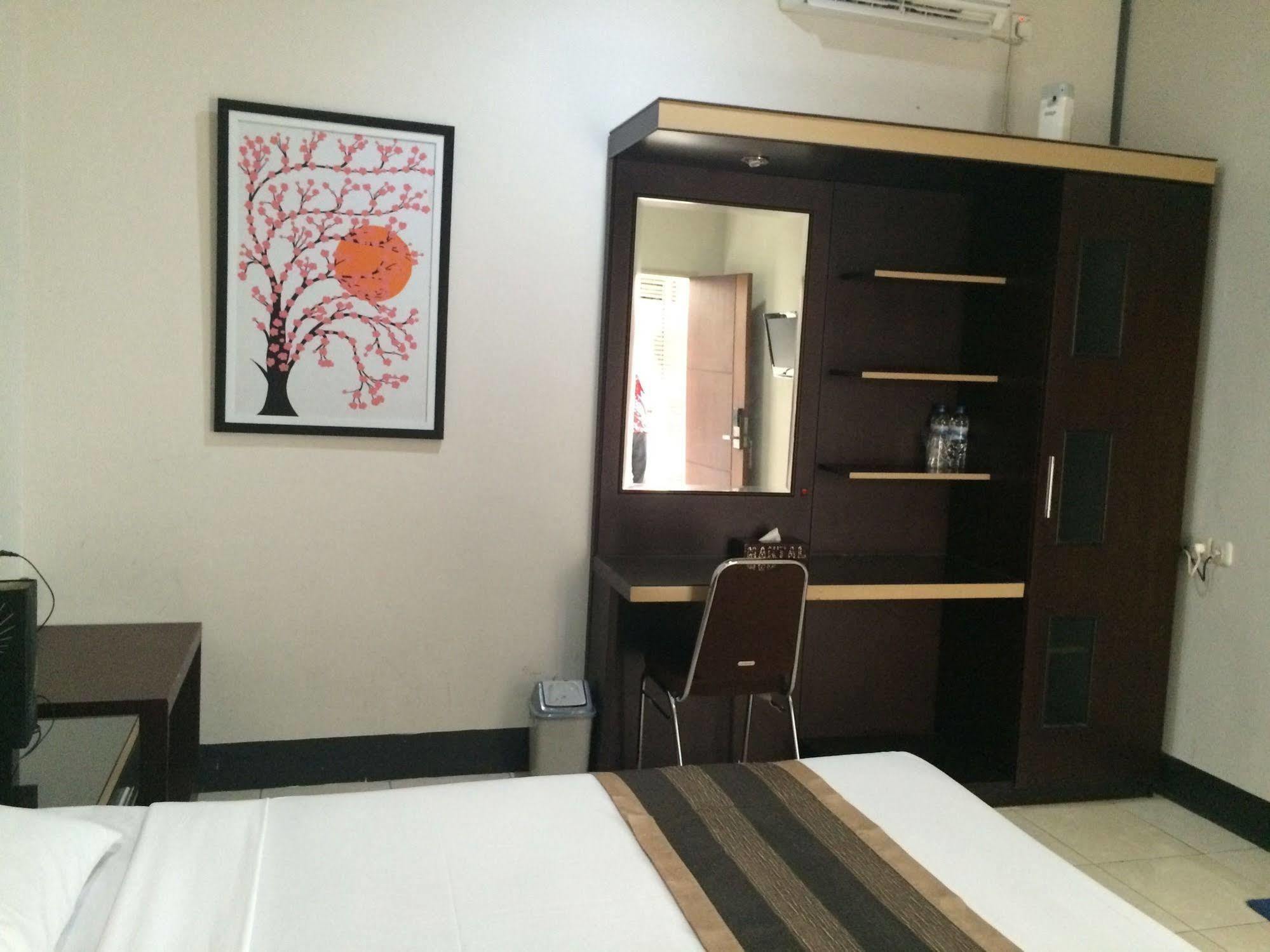 Maktal Hotel Mataram Exterior foto